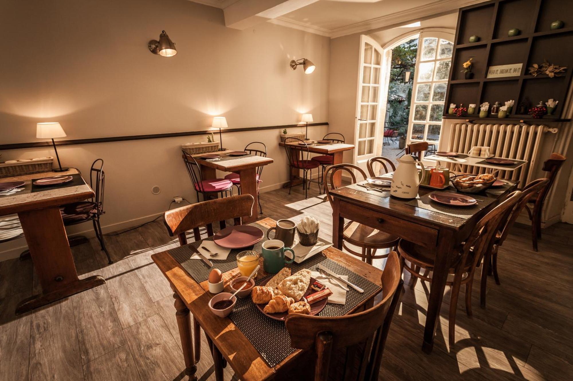 Hotel De L'Atelier Villeneuve-lès-Avignon Dış mekan fotoğraf