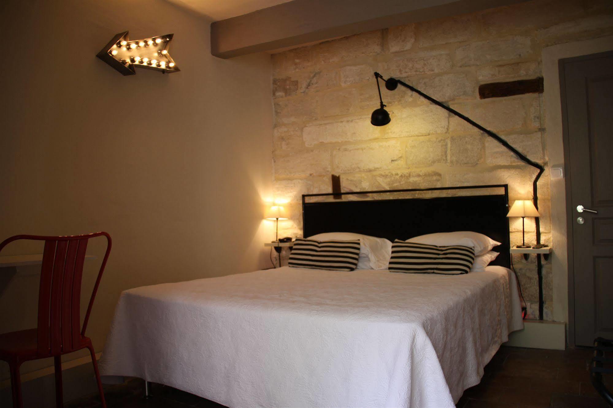 Hotel De L'Atelier Villeneuve-lès-Avignon Dış mekan fotoğraf
