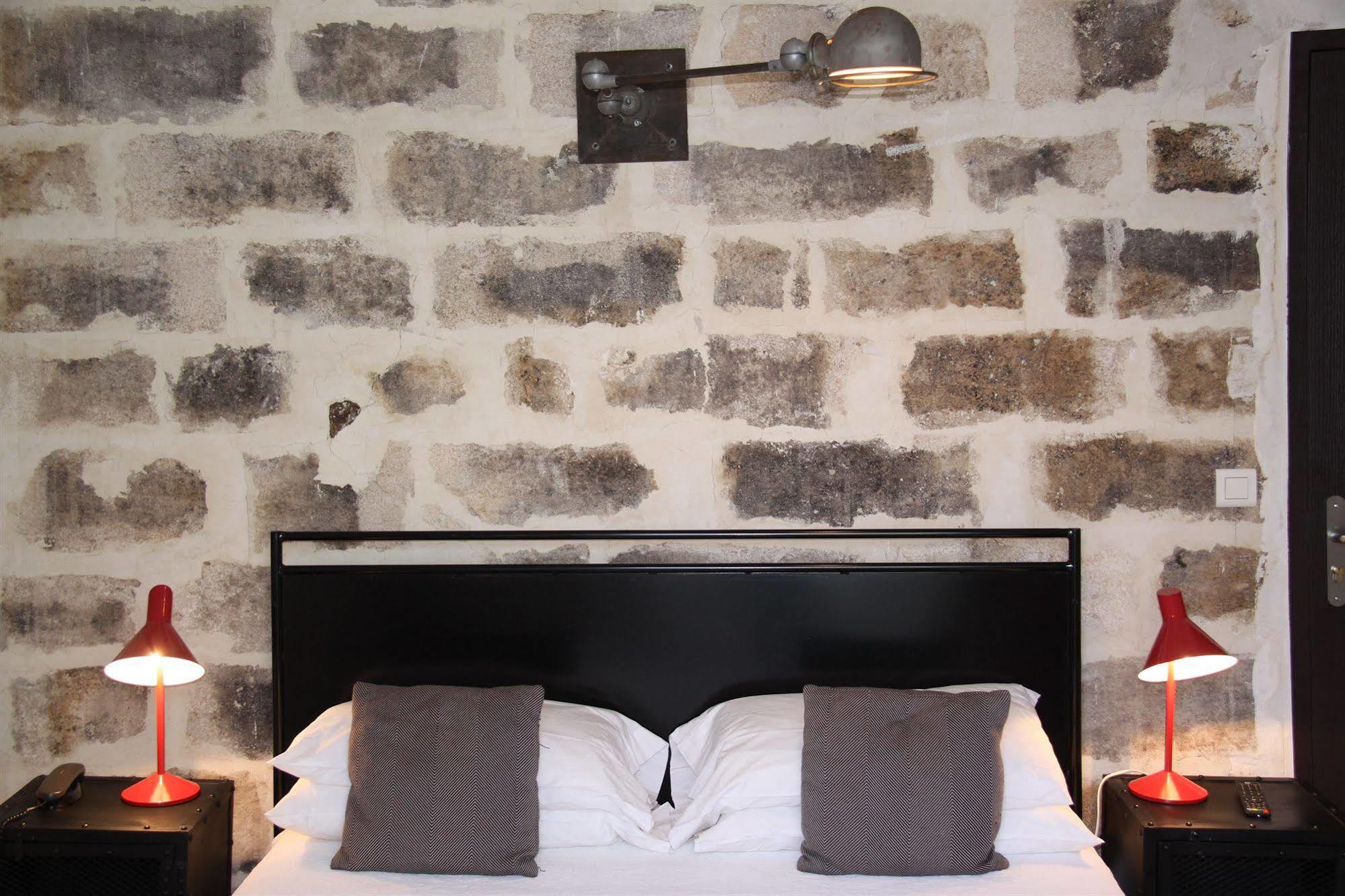 Hotel De L'Atelier Villeneuve-lès-Avignon Dış mekan fotoğraf