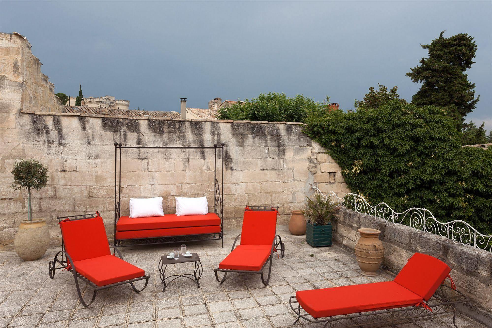Hotel De L'Atelier Villeneuve-lès-Avignon Dış mekan fotoğraf