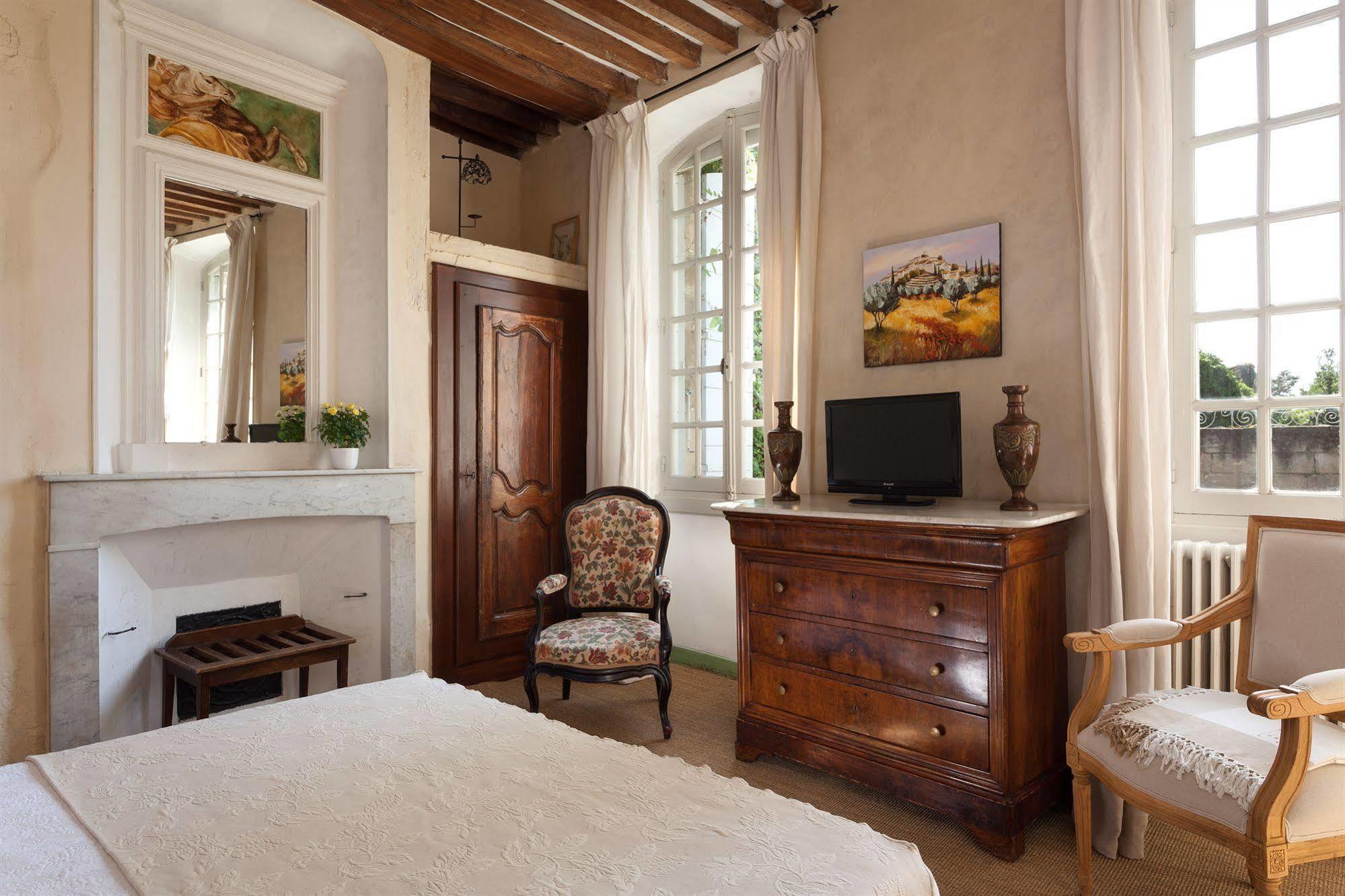 Hotel De L'Atelier Villeneuve-lès-Avignon Dış mekan fotoğraf