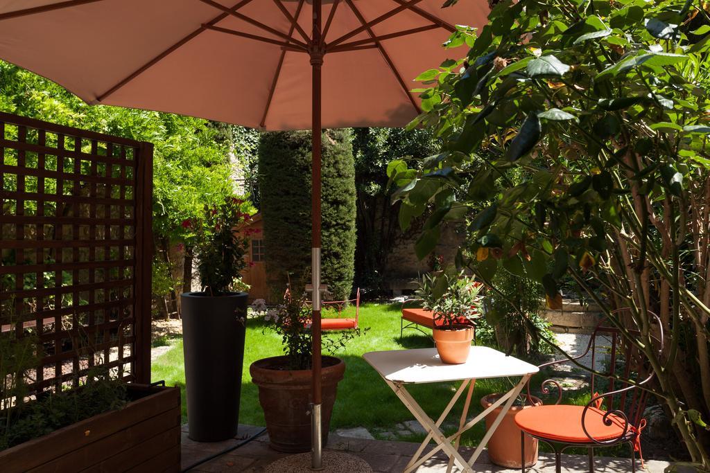 Hotel De L'Atelier Villeneuve-lès-Avignon Oda fotoğraf